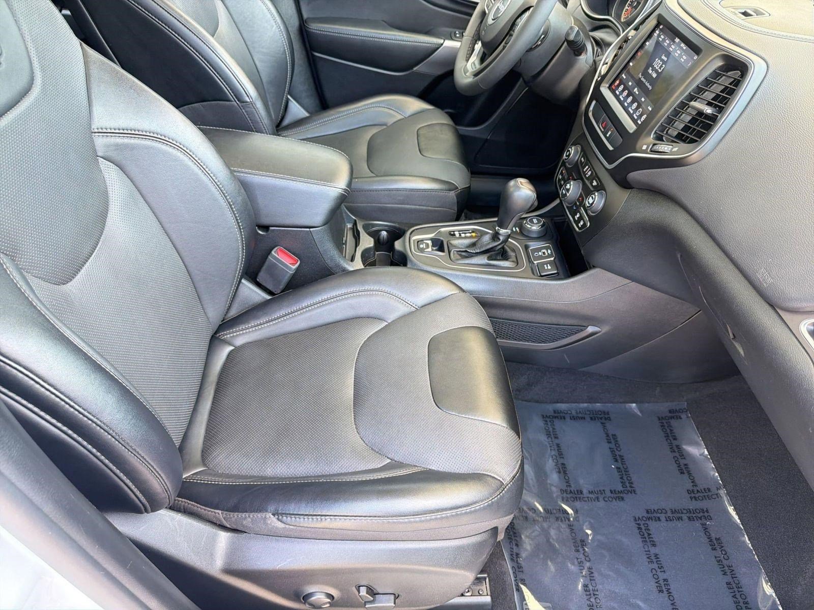 Used 2022 Jeep Cherokee Latitude Lux w/ Sun & Sound Group AWD/4WD image 29