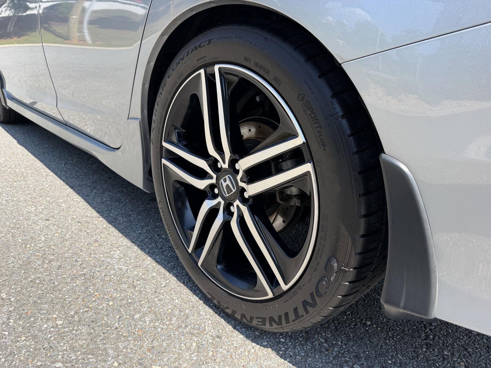 Used 2017 Honda Accord Touring image 7