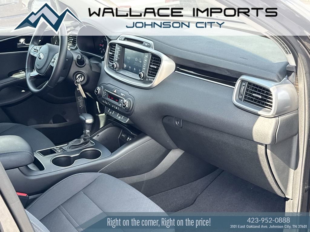 Used 2019 Kia Sorento LX w/ LX Convenience Package image 27
