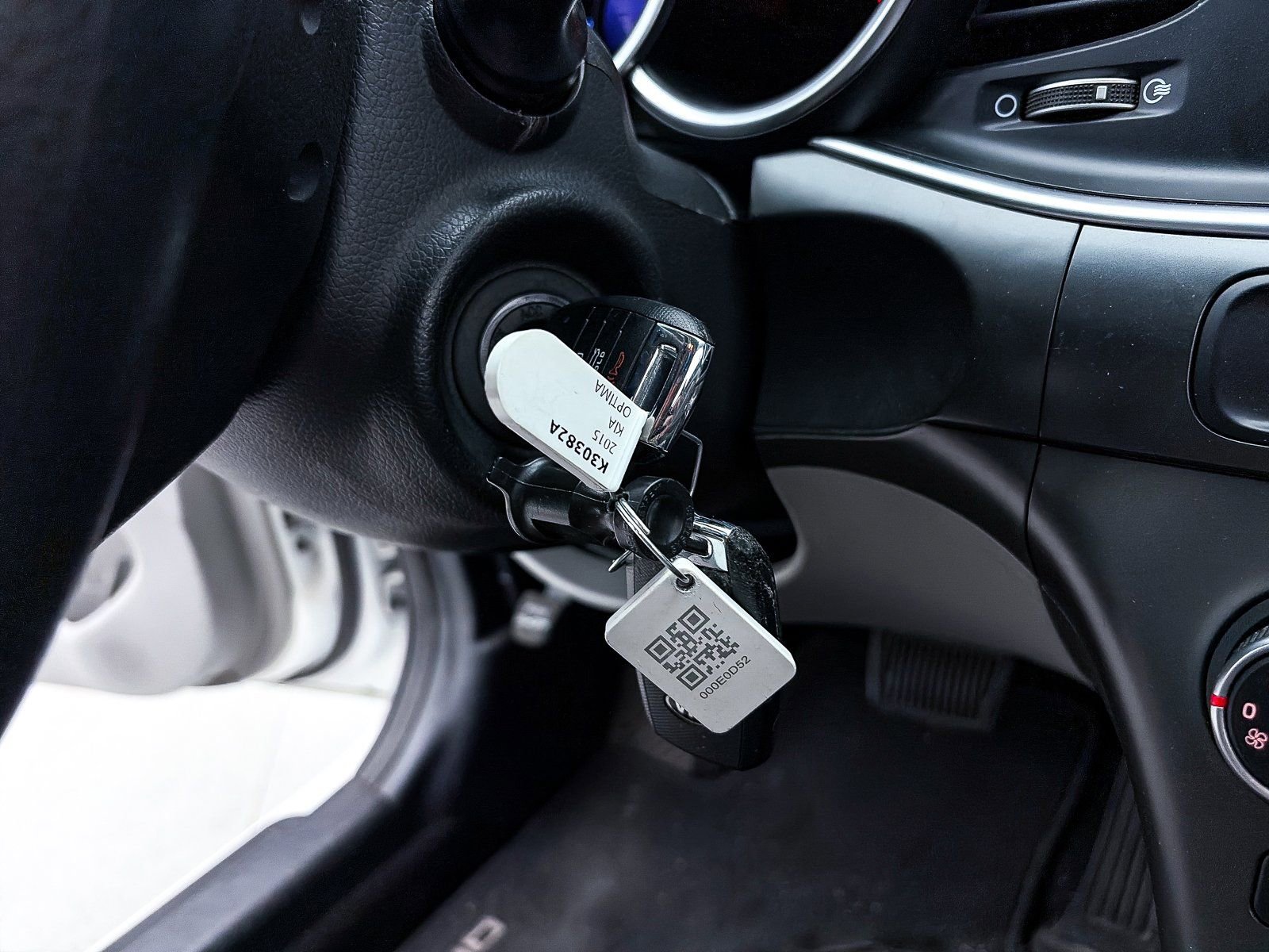 Used 2015 Kia Optima LX image 16