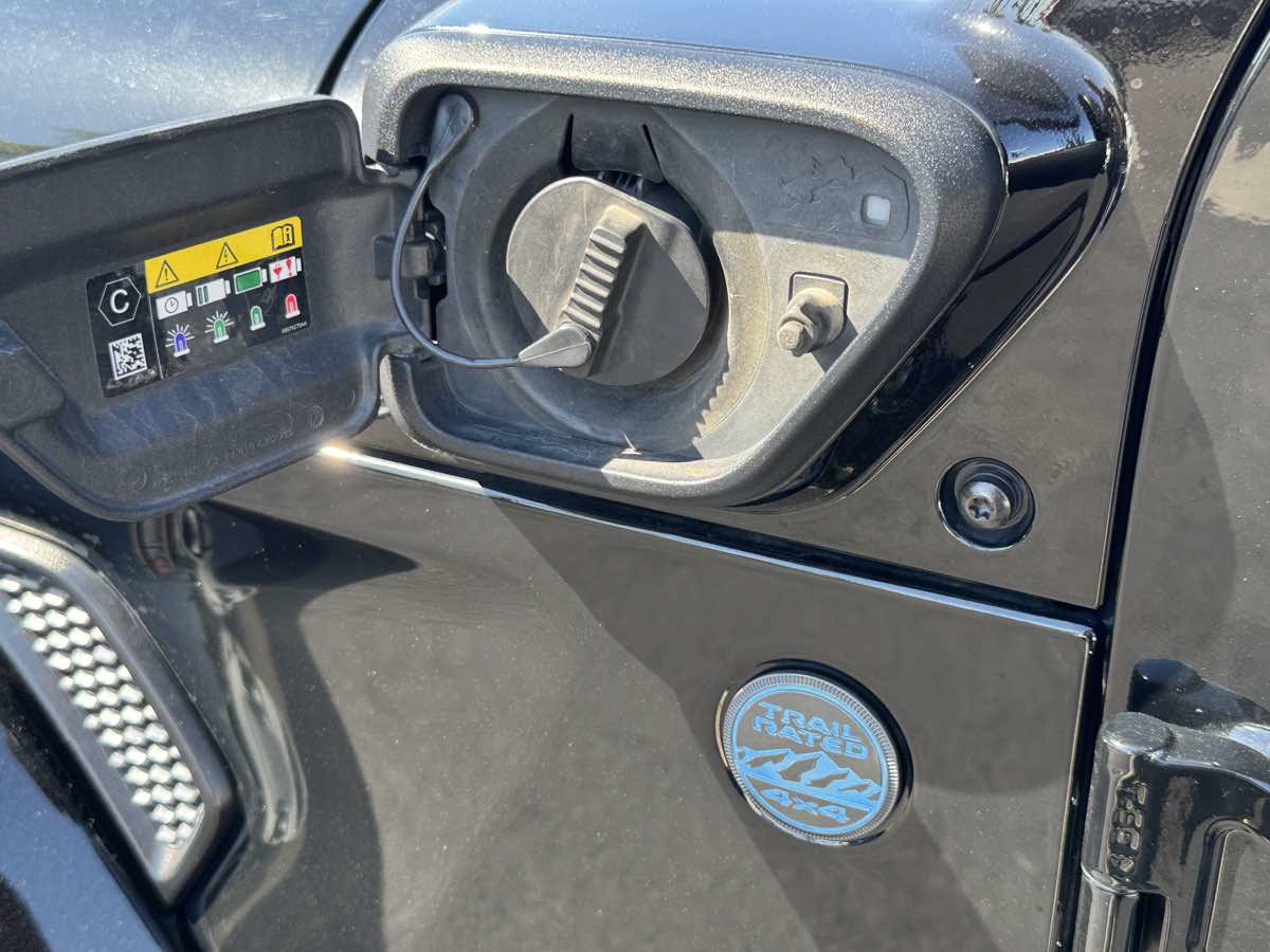 Used 2024 Jeep Wrangler Unlimited w/ Convenience Group AWD/4WD image 5