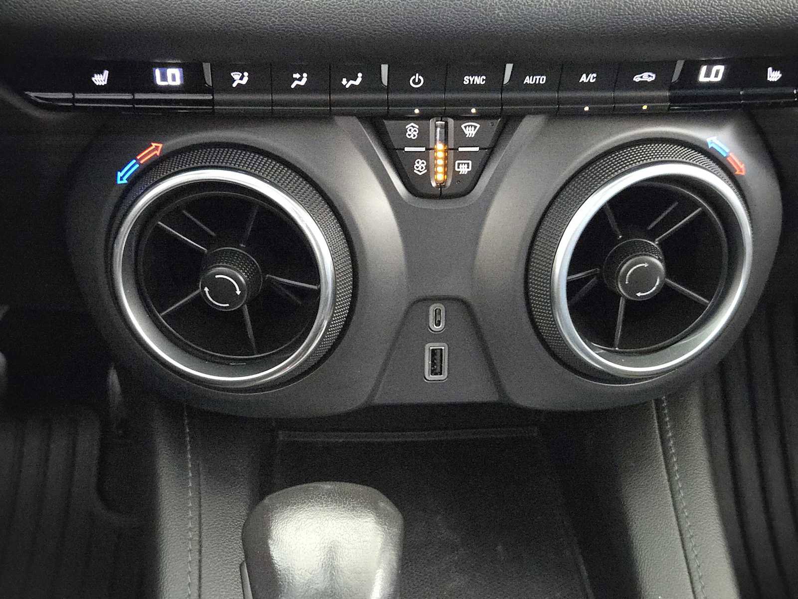 Used 2020 Chevrolet Blazer LT image 19