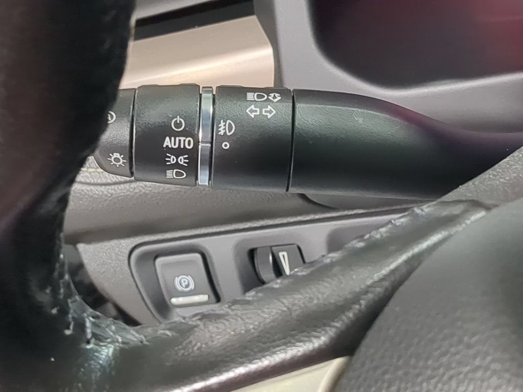 Used 2020 GMC Acadia Denali w/ Technology Package AWD/4WD image 34