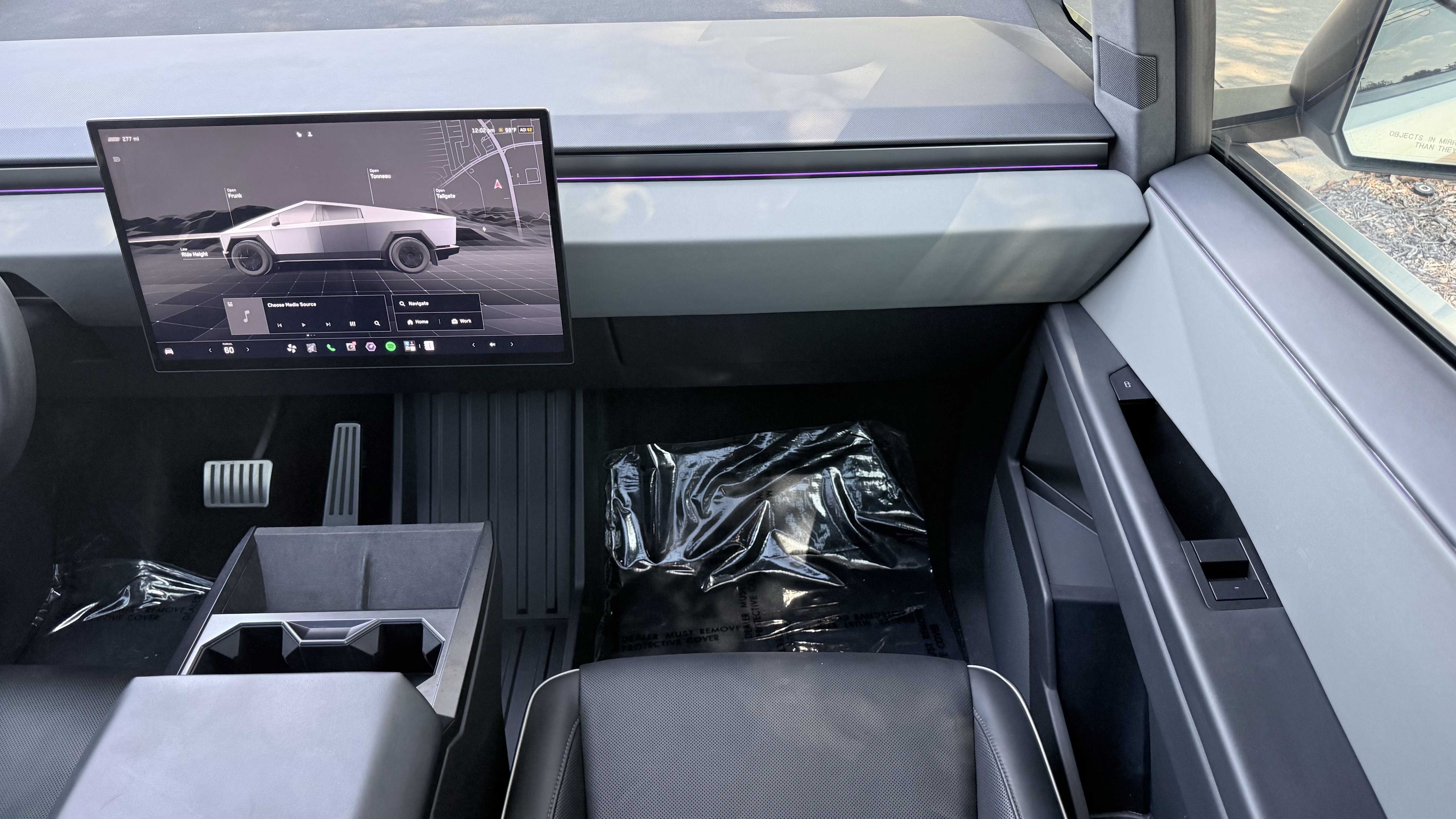 Used 2025 Tesla Cybertruck AWD Crew Cab image 59