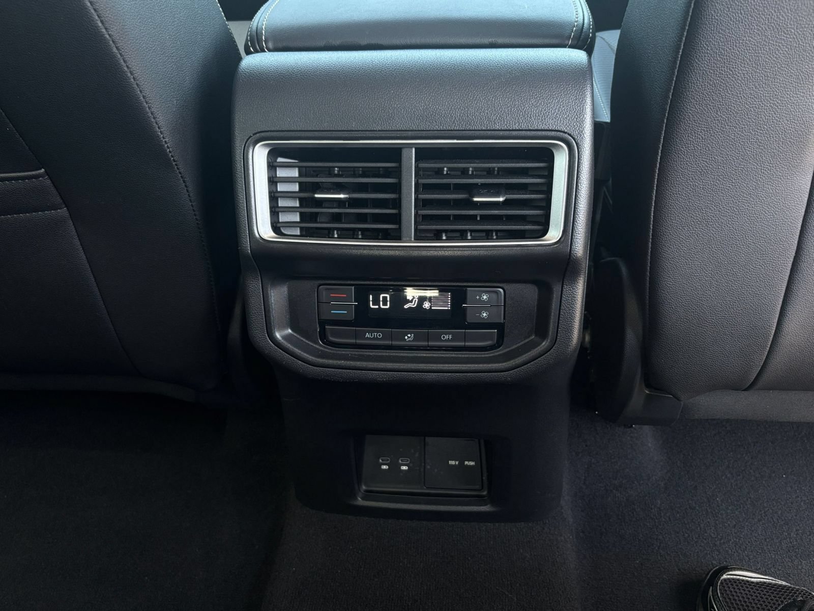 Used 2026 Volkswagen Atlas SE FWD image 20