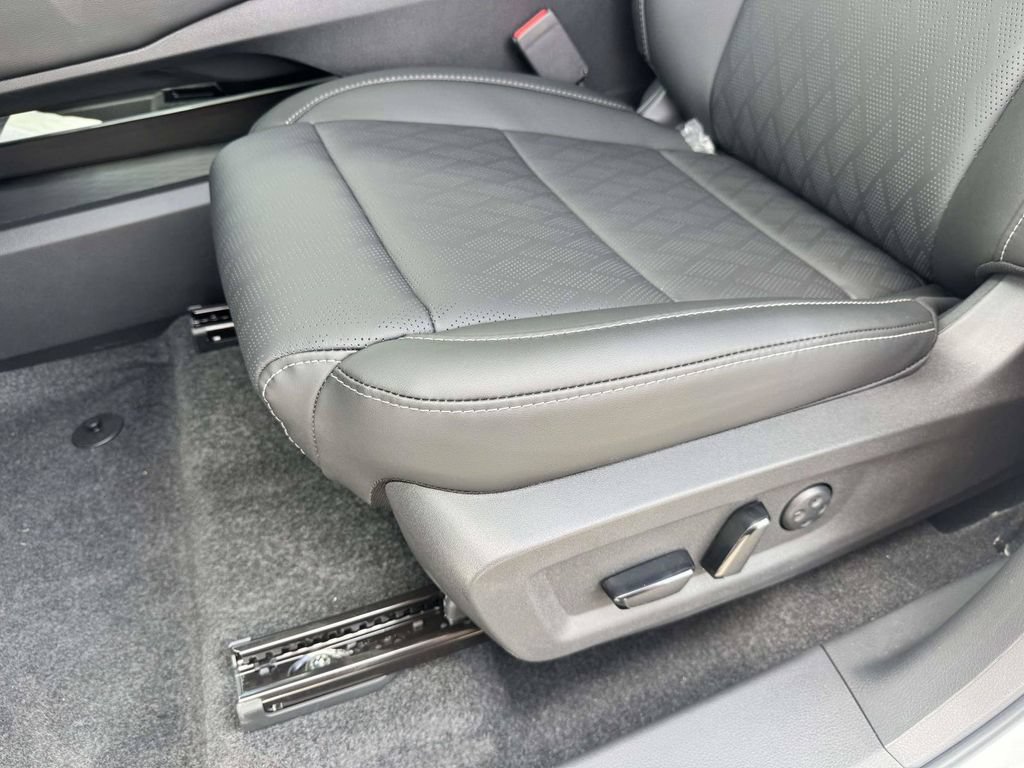 New 2026 Nissan Murano Platinum w/ Cargo Package AWD/4WD image 17