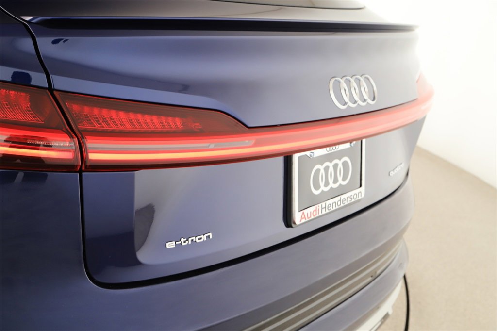 Certified 2022 Audi e-tron Premium image 30