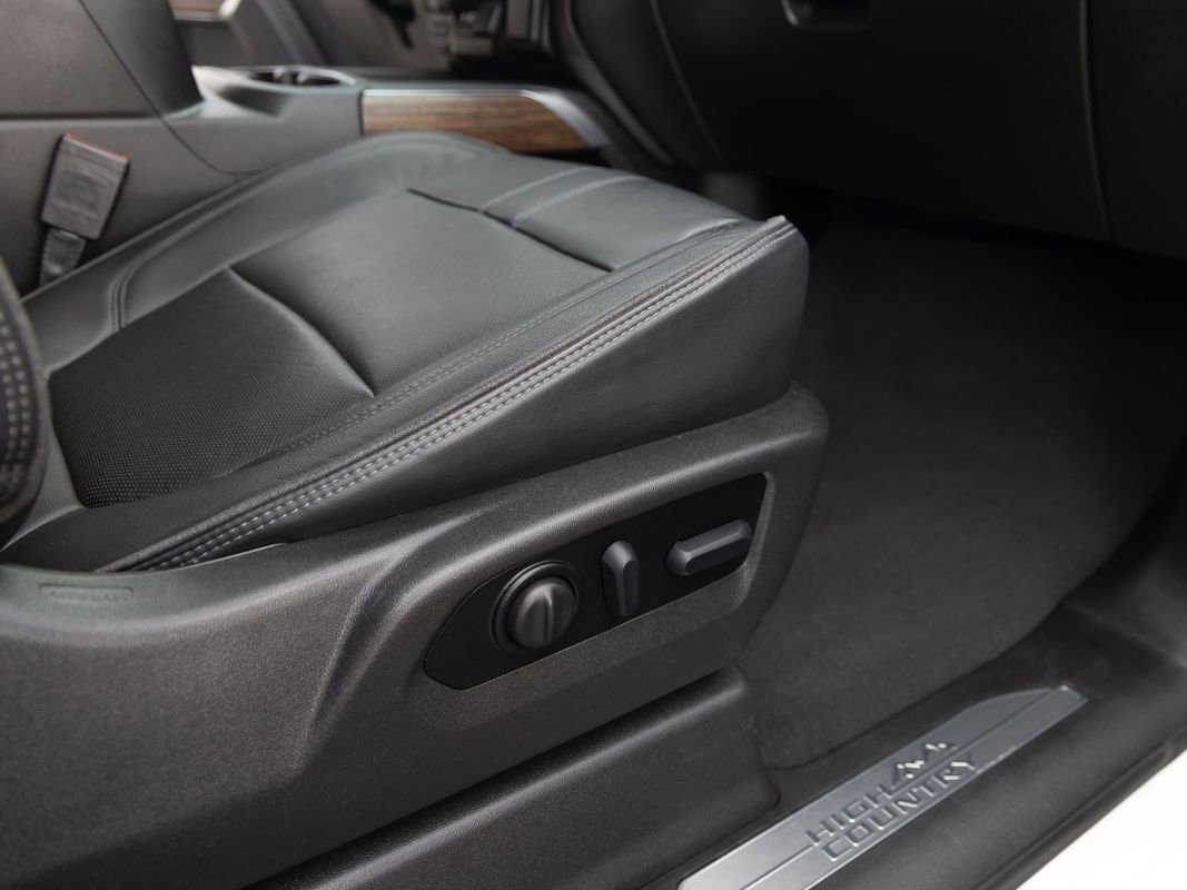 Used 2022 Chevrolet Silverado 3500 High Country w/ Z71 Off-Road Package image 26