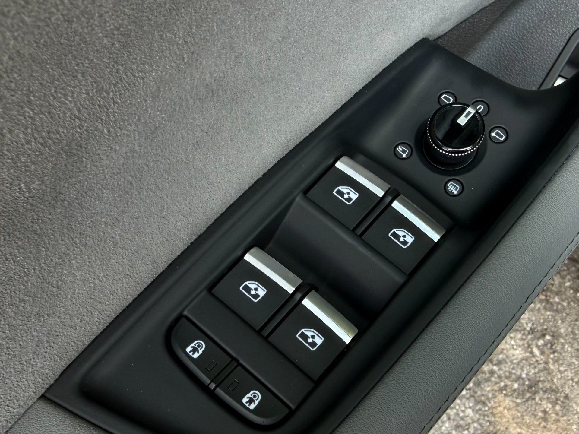 Used 2024 Audi SQ8 Prestige AWD/4WD image 53
