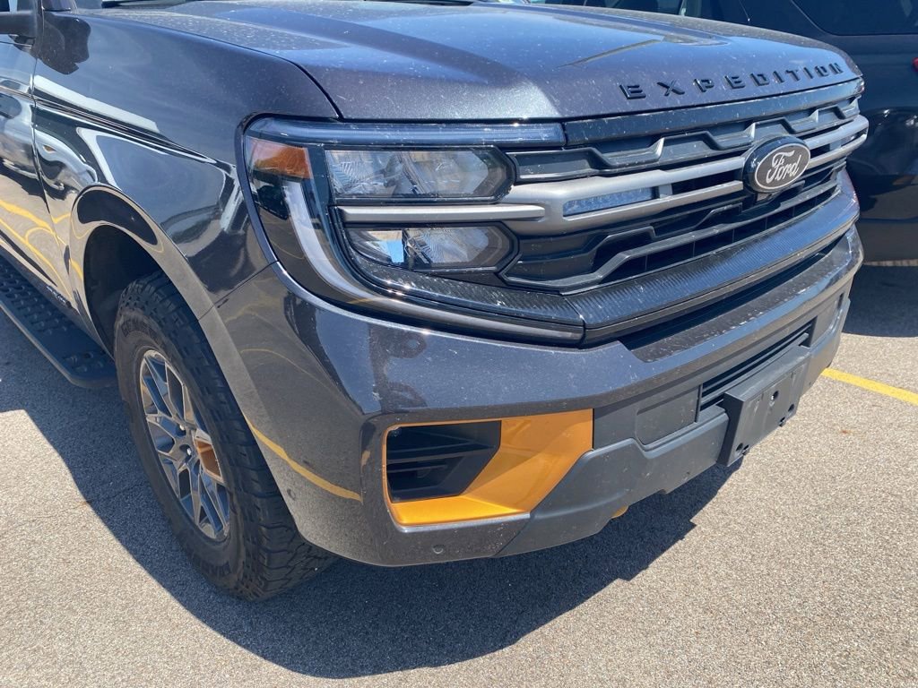 Used 2025 Ford Expedition Tremor AWD/4WD image 5