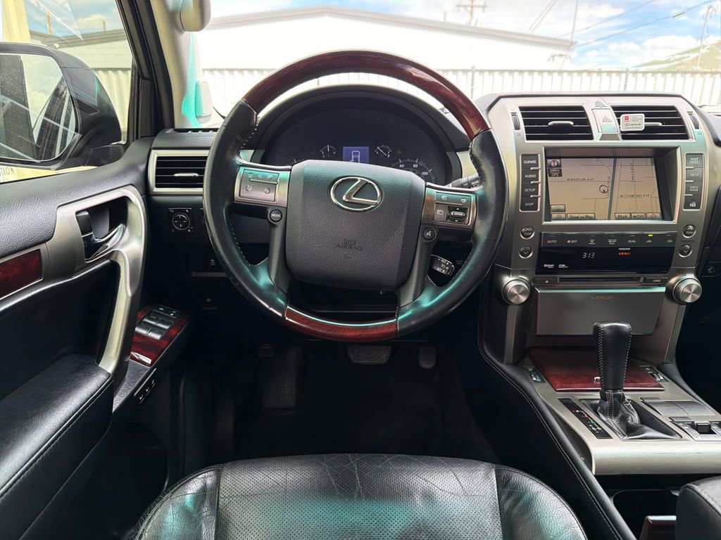 Used 2011 Lexus GX 460 w/ Convenience Pkg AWD/4WD image 21