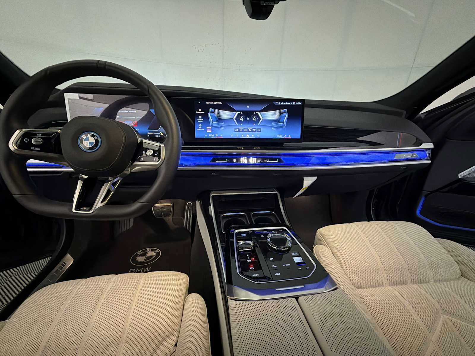 Used 2026 BMW i7 xDrive60 AWD/4WD image 17
