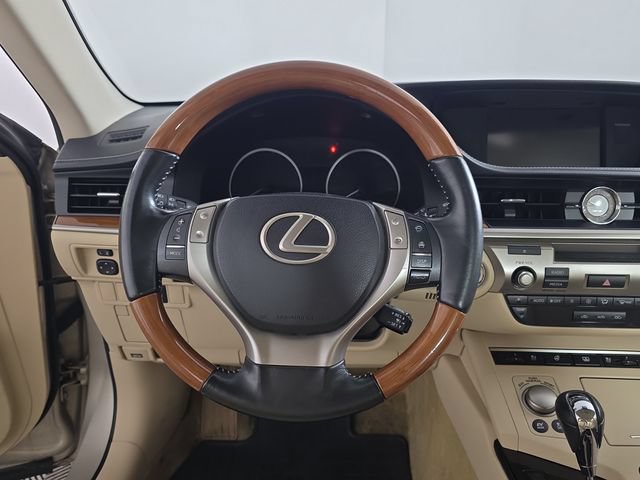 Used 2013 Lexus ES 300h w/ Luxury Pkg FWD image 13