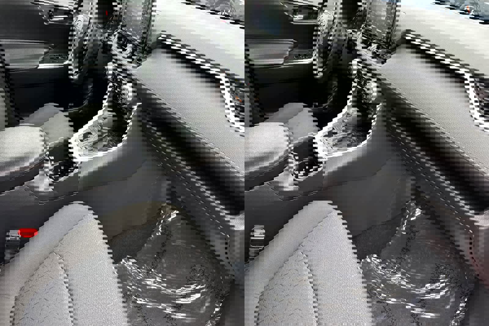 Used 2022 Toyota RAV4 XLE image 17