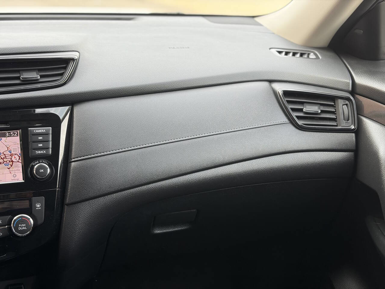 Used 2019 Nissan Rogue SV w/ Premium Package image 25