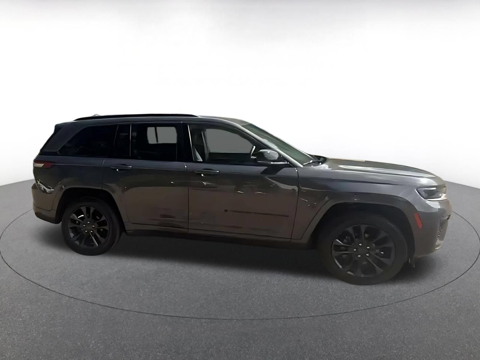 Used 2026 Jeep Grand Cherokee Limited AWD/4WD image 15