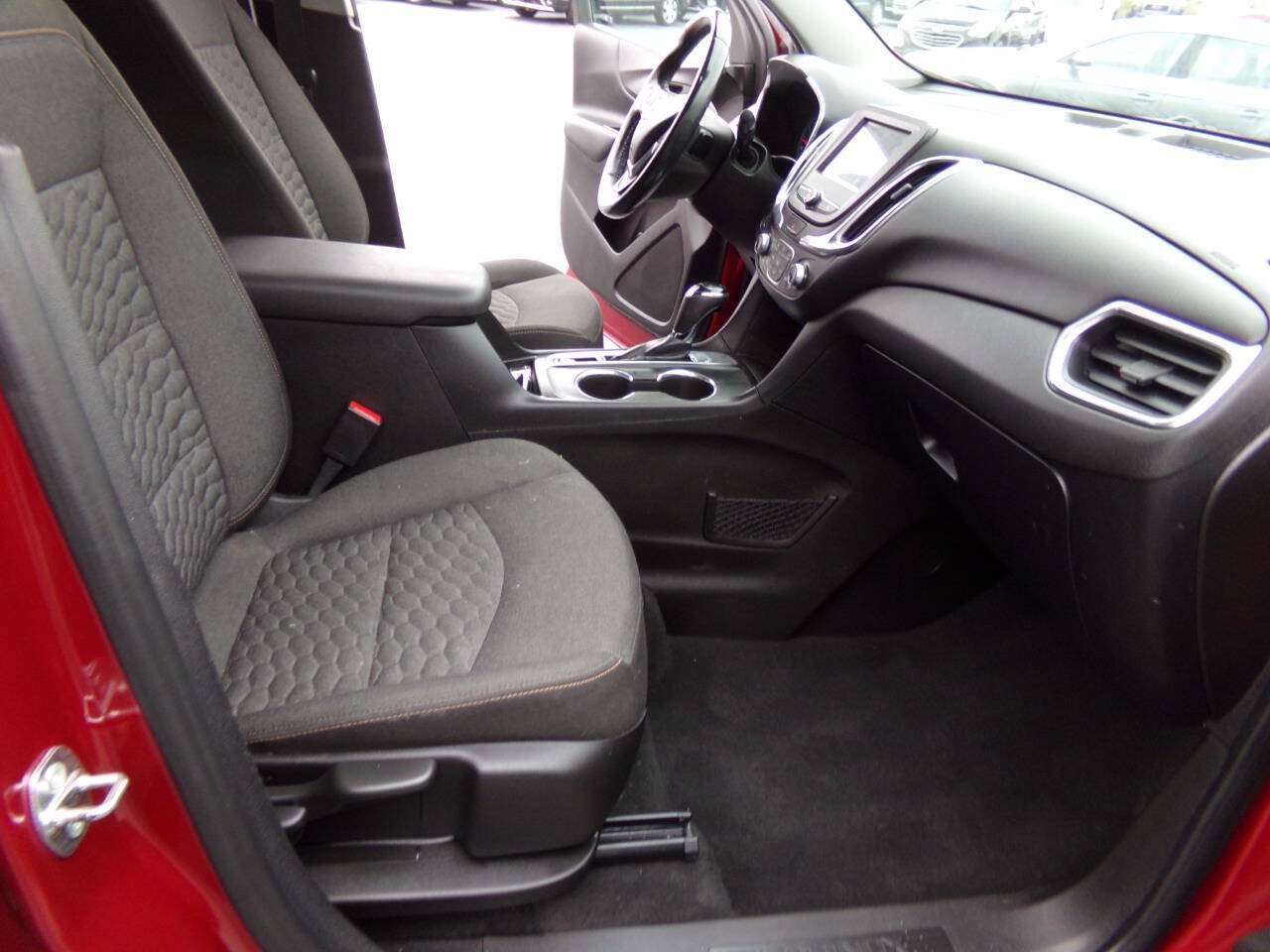 Used 2018 Chevrolet Equinox LT FWD image 41