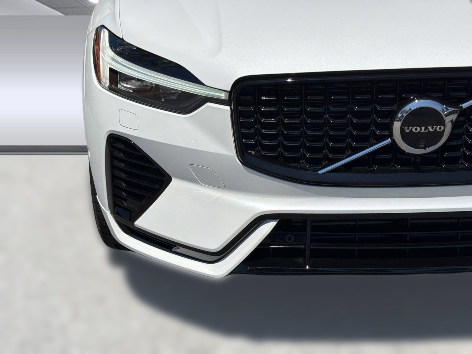 Certified 2024 Volvo XC60 T8 Ultimate w/ Protection Package Premier AWD/4WD image 28