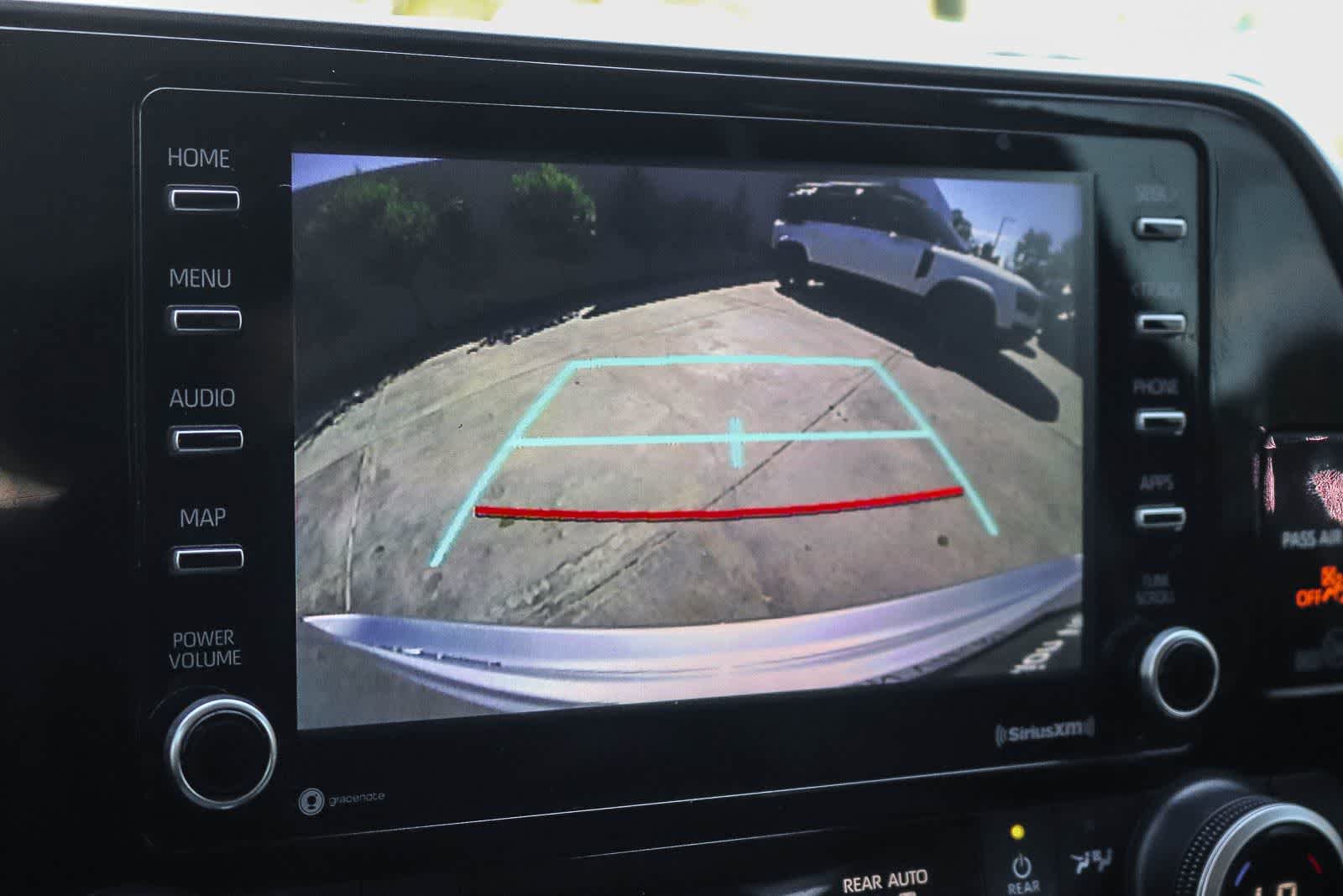 Used 2021 Toyota Highlander L FWD image 23