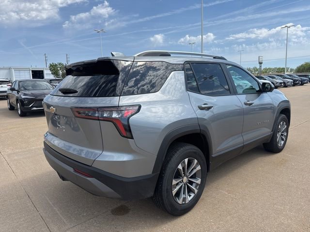 Used 2025 Chevrolet Equinox LT w/ Convenience Package II FWD image 3