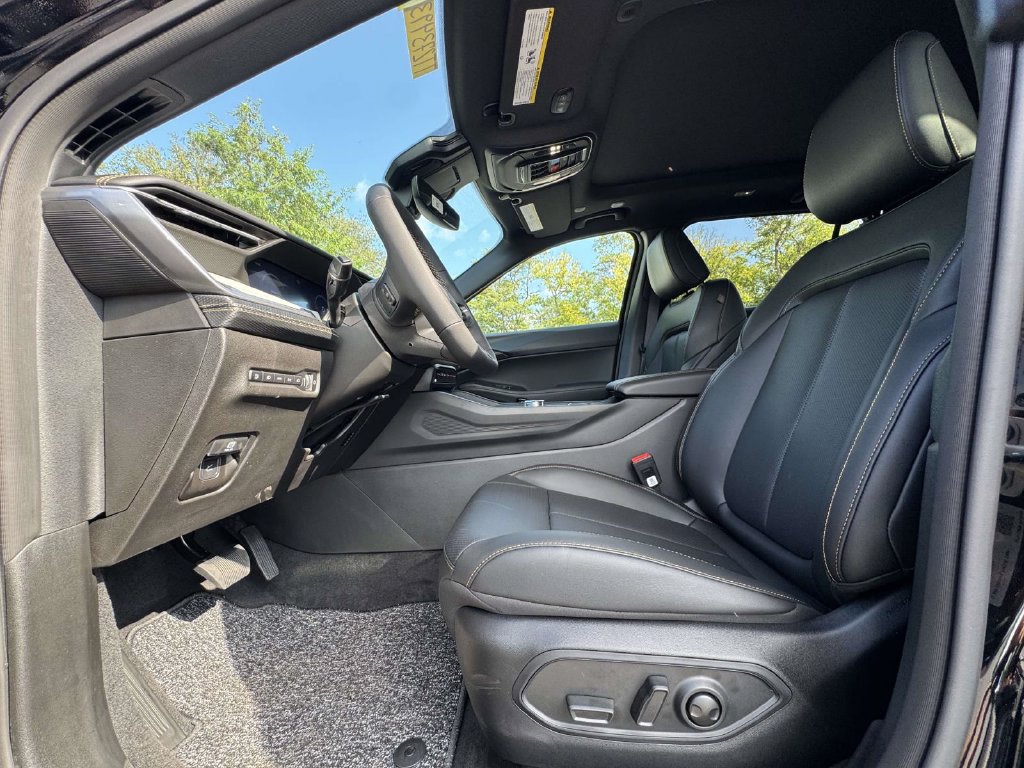 New 2026 Jeep Cherokee Limited AWD/4WD image 13