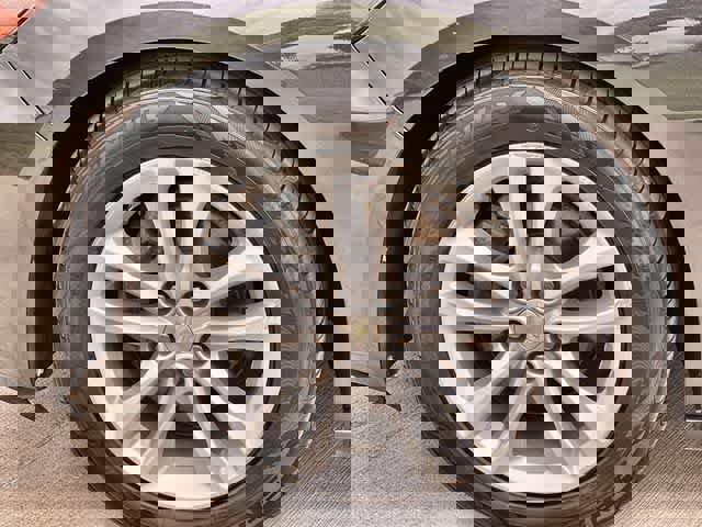 Used 2017 Chevrolet Malibu LT image 9