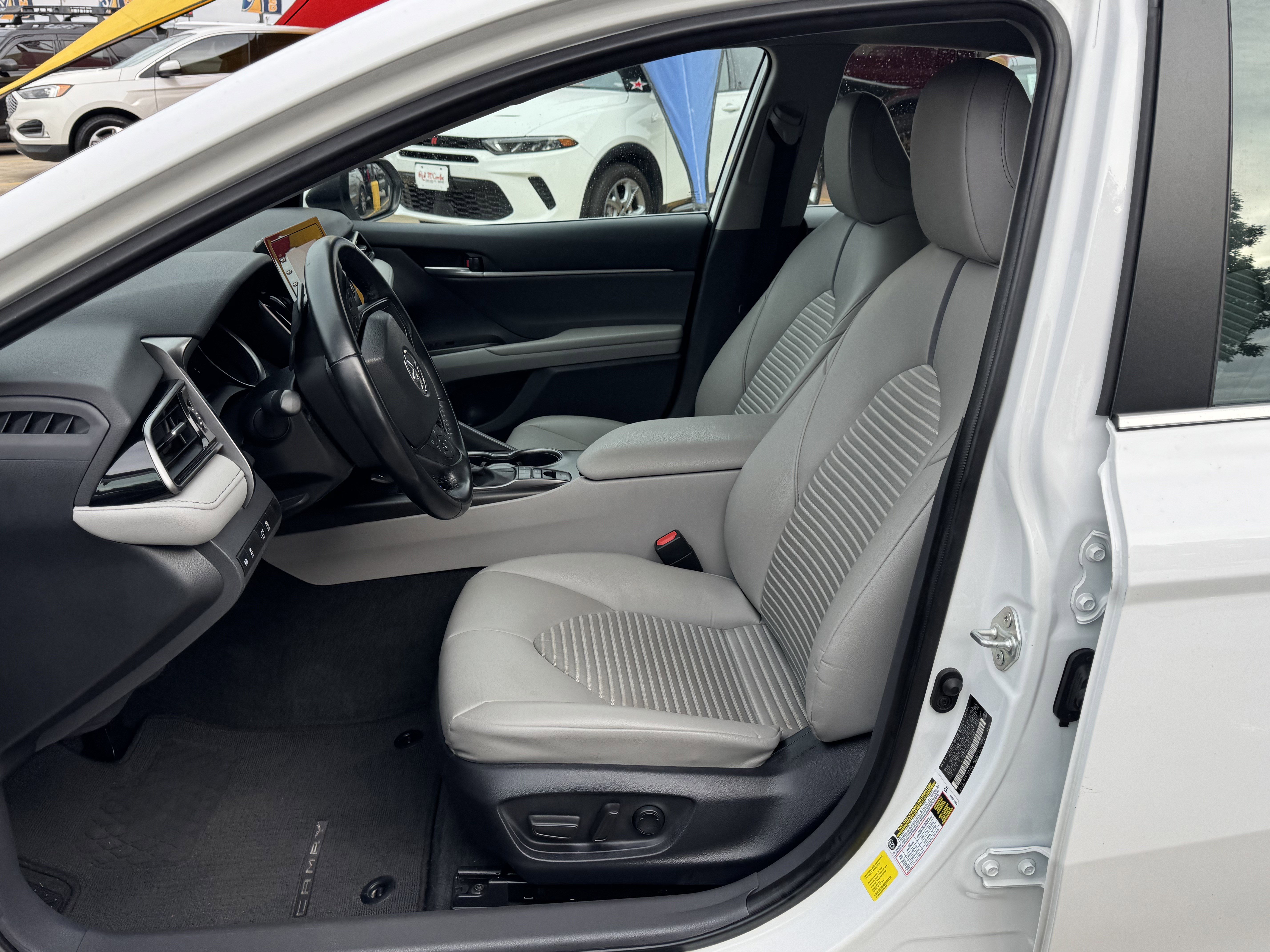 Used 2024 Toyota Camry SE image 15