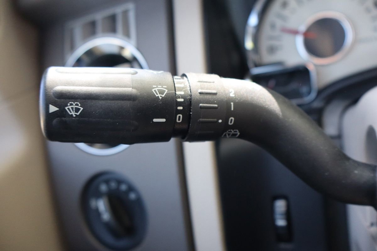 Used 2014 Ford Expedition XLT AWD/4WD image 33