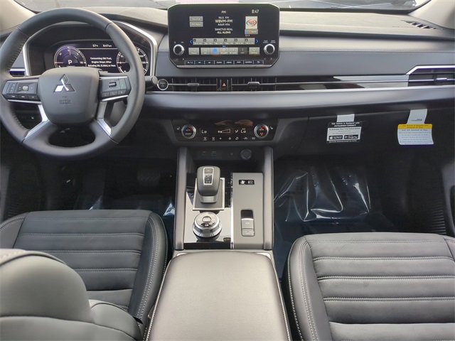 New 2025 Mitsubishi Outlander SE image 18