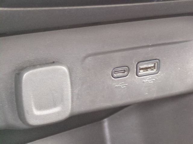 Certified 2025 Chevrolet Trax LT image 24