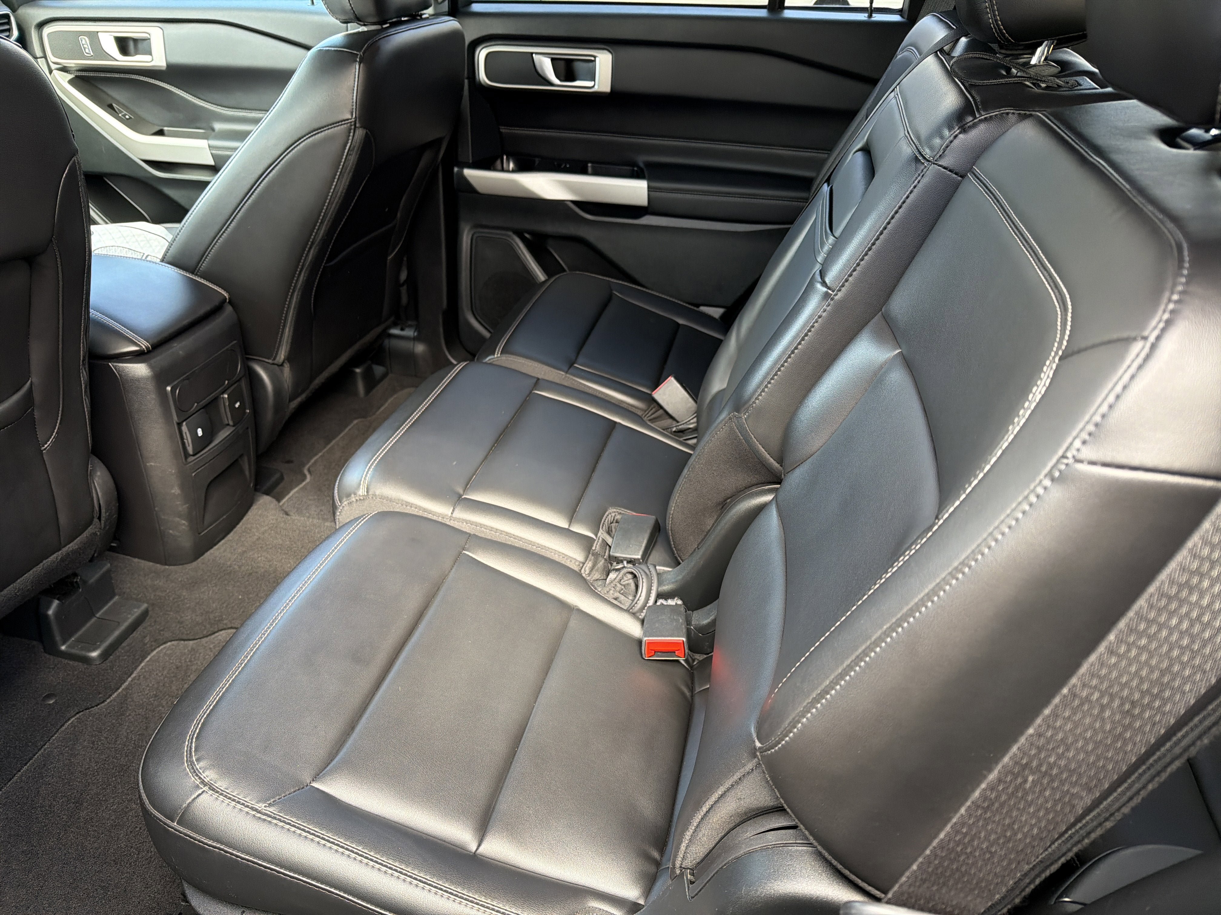 Used 2024 Ford Explorer XLT w/ Equipment Group 202A image 23