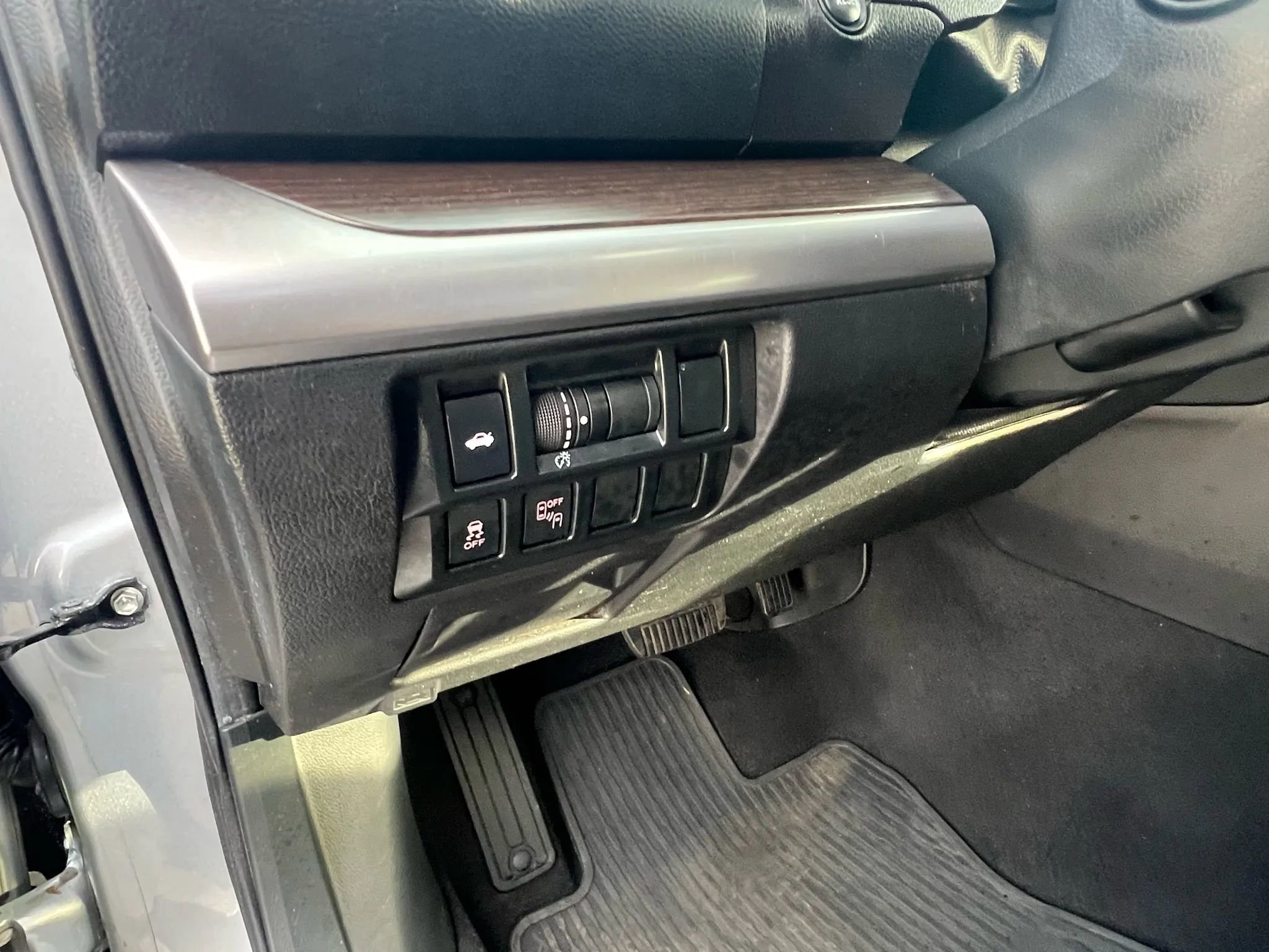 Used 2016 Subaru Legacy 2.5i Limited image 24