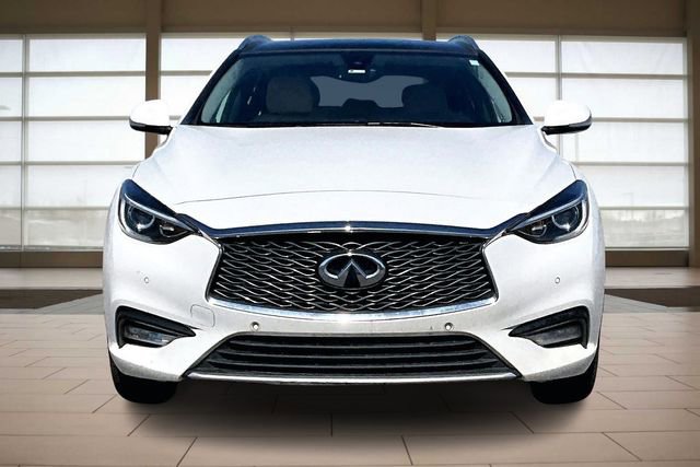 Used 2018 INFINITI QX30 Premium w/ Navigation Package image 3