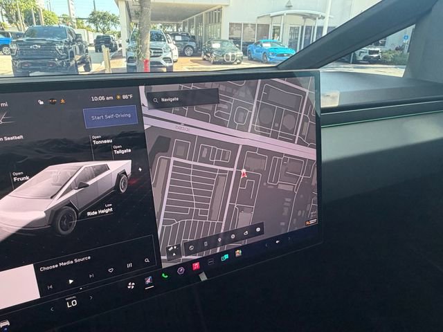Used 2025 Tesla Cybertruck AWD Crew Cab image 27