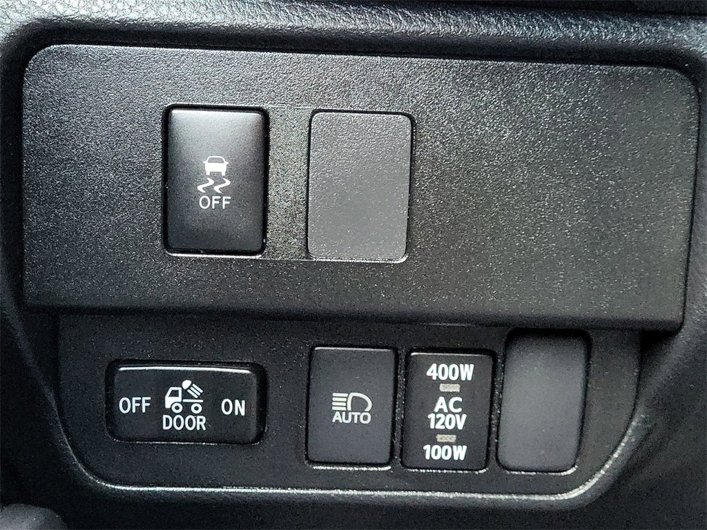 Used 2023 Toyota Tacoma TRD Off-Road image 32