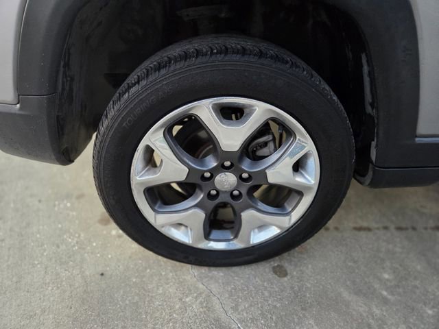 Used 2018 Jeep Compass Limited w/ Navigation Group image 12