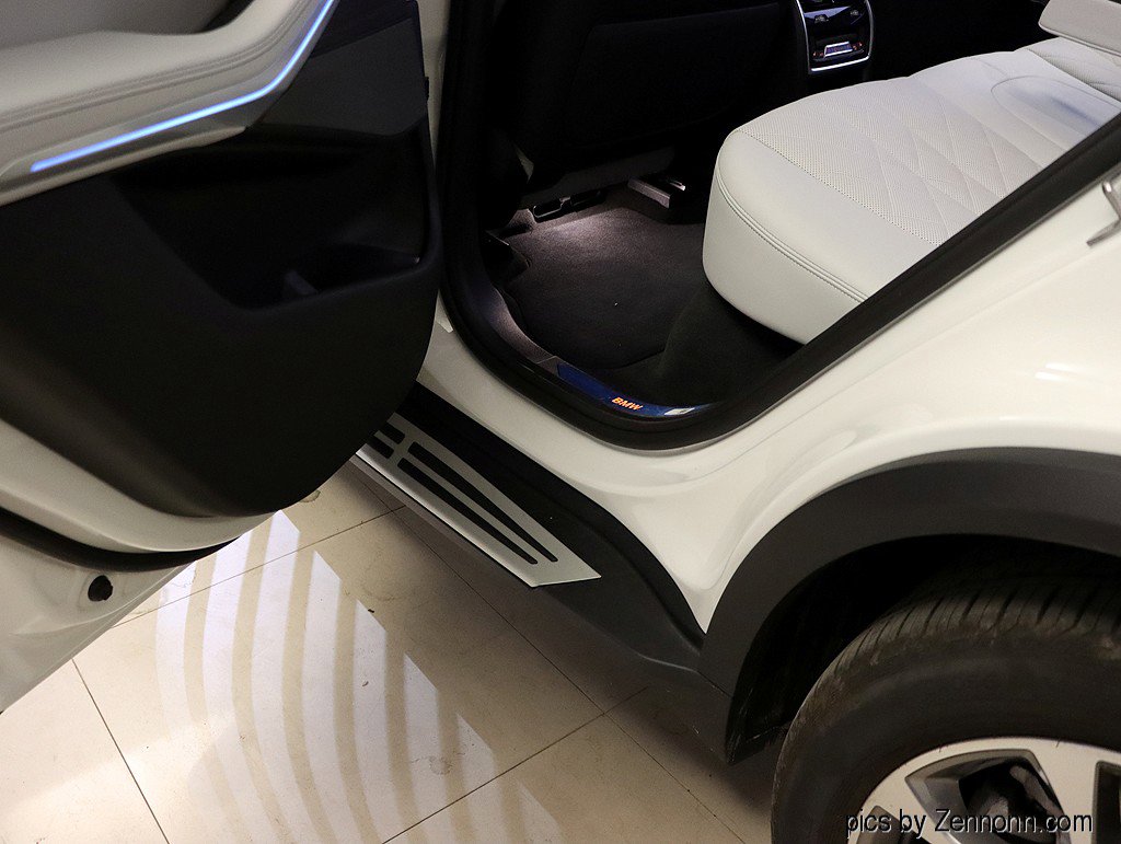 Used 2026 BMW X5 xDrive50e w/ Climate Comfort Package image 31