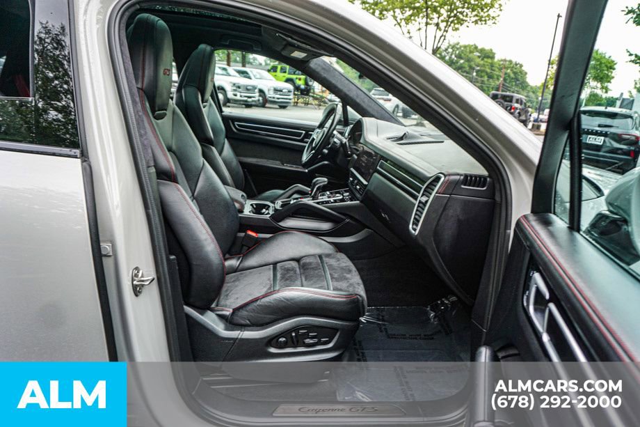 Used 2022 Porsche Cayenne GTS w/ Premium Package AWD/4WD image 23