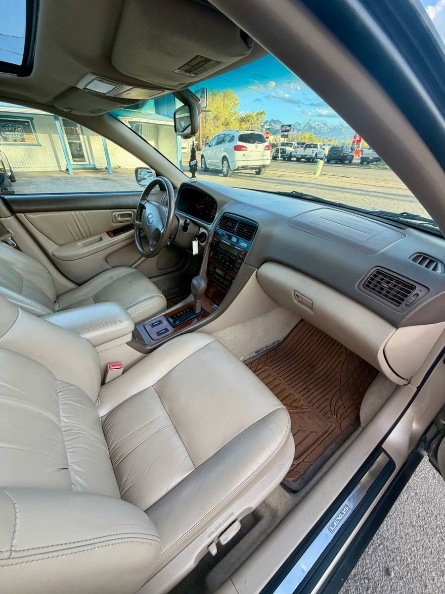 Used 2000 Lexus ES 330 image 15