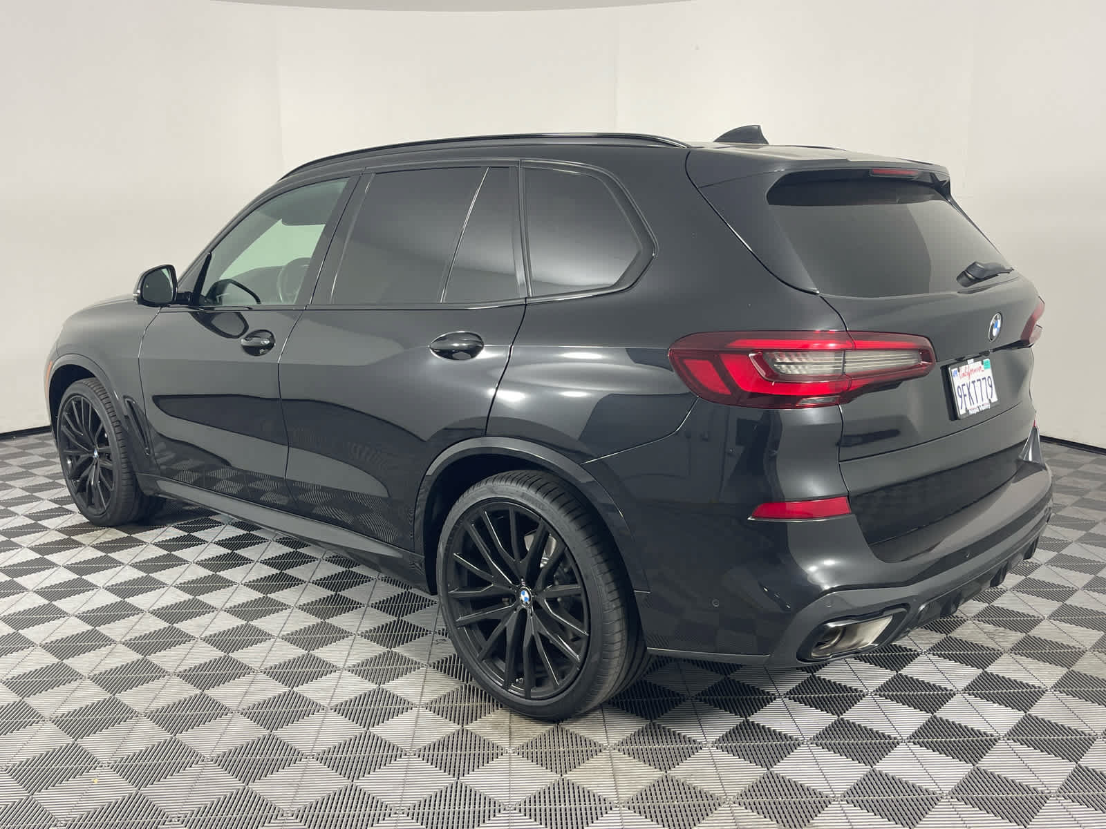 Used 2023 BMW X5 sDrive40i w/ M Sport Package RWD image 5