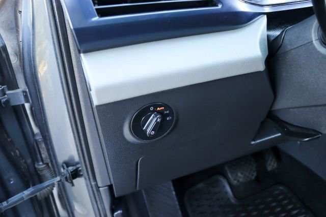 Used 2022 Volkswagen Taos SE image 36