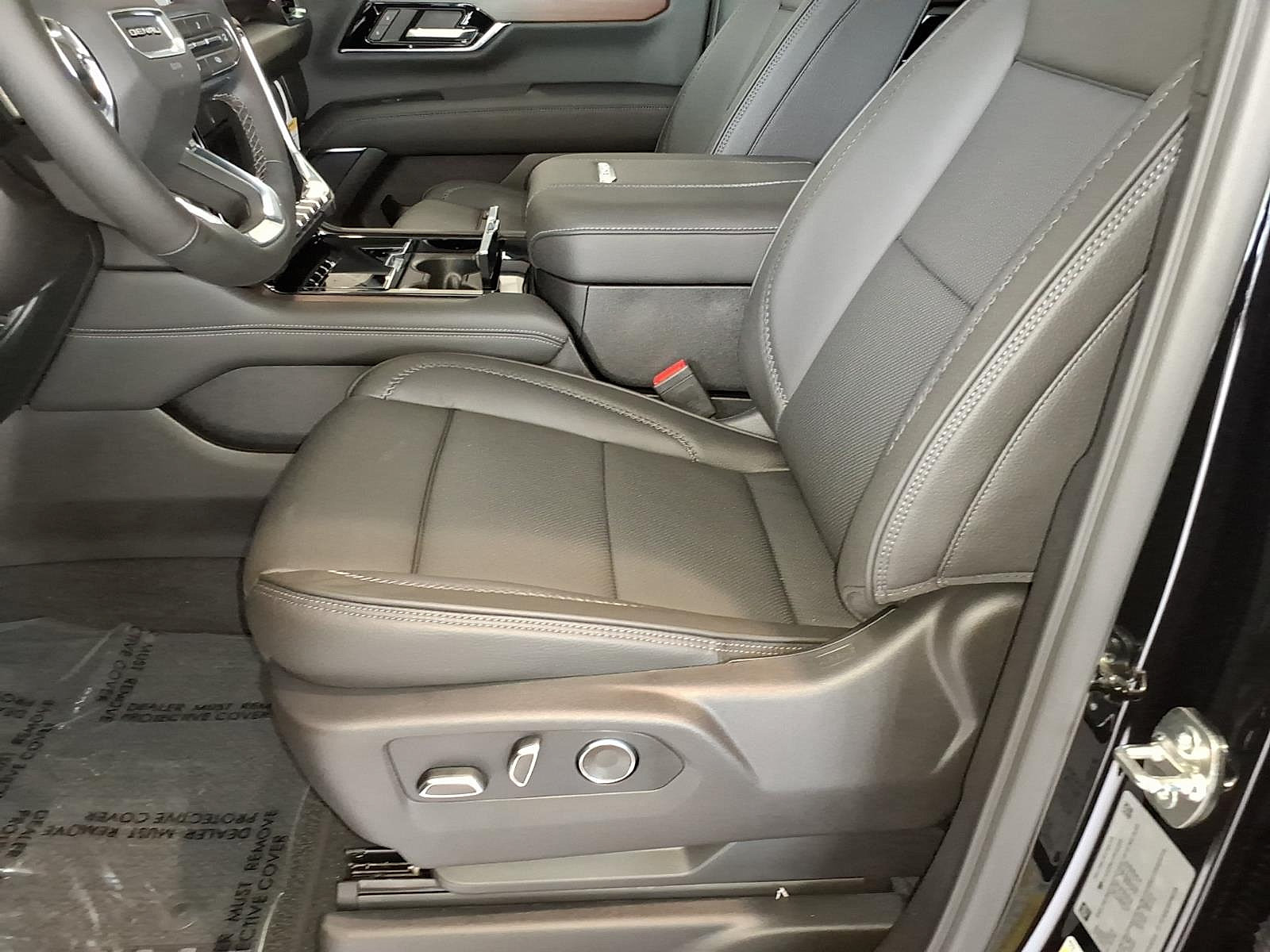 New 2026 GMC Yukon Denali AWD/4WD image 14