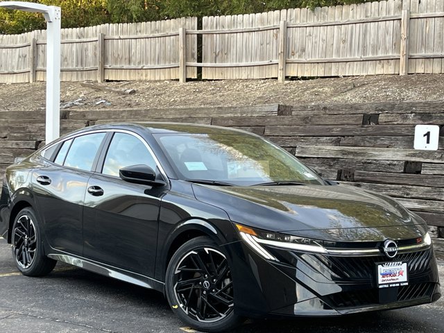 New 2026 Nissan Sentra SR w/ Floor Mat Package FWD image 2