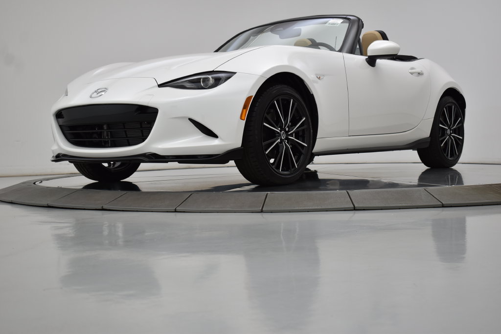 Used 2025 MAZDA MX-5 Miata Grand Touring w/ Appearance Package RWD image 14