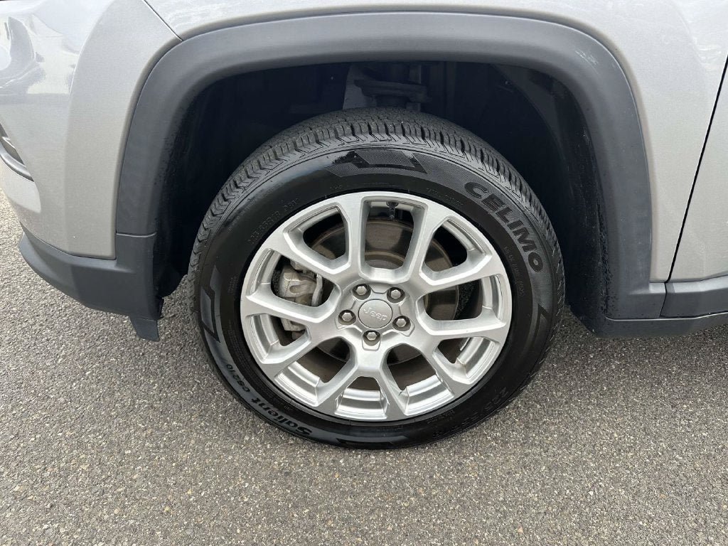 Used 2023 Jeep Compass Latitude AWD/4WD image 7