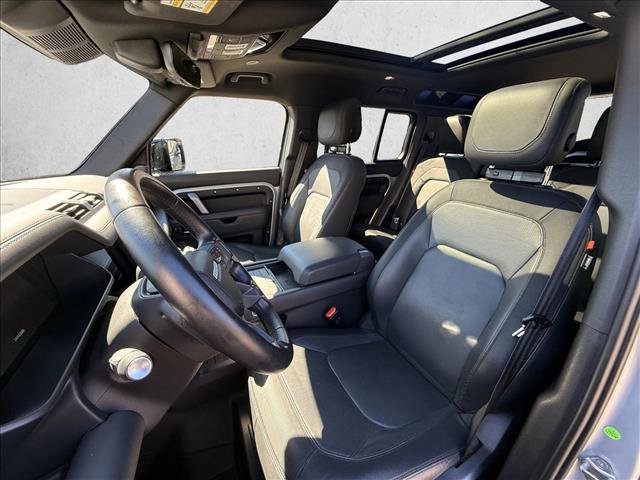 Used 2023 Land Rover Defender 110 X-Dynamic SE image 15