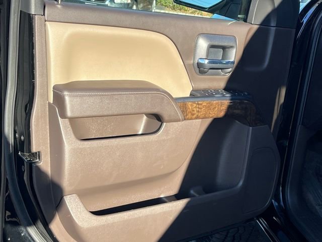 Used 2018 Chevrolet Silverado 1500 LT w/ All Star Edition image 12