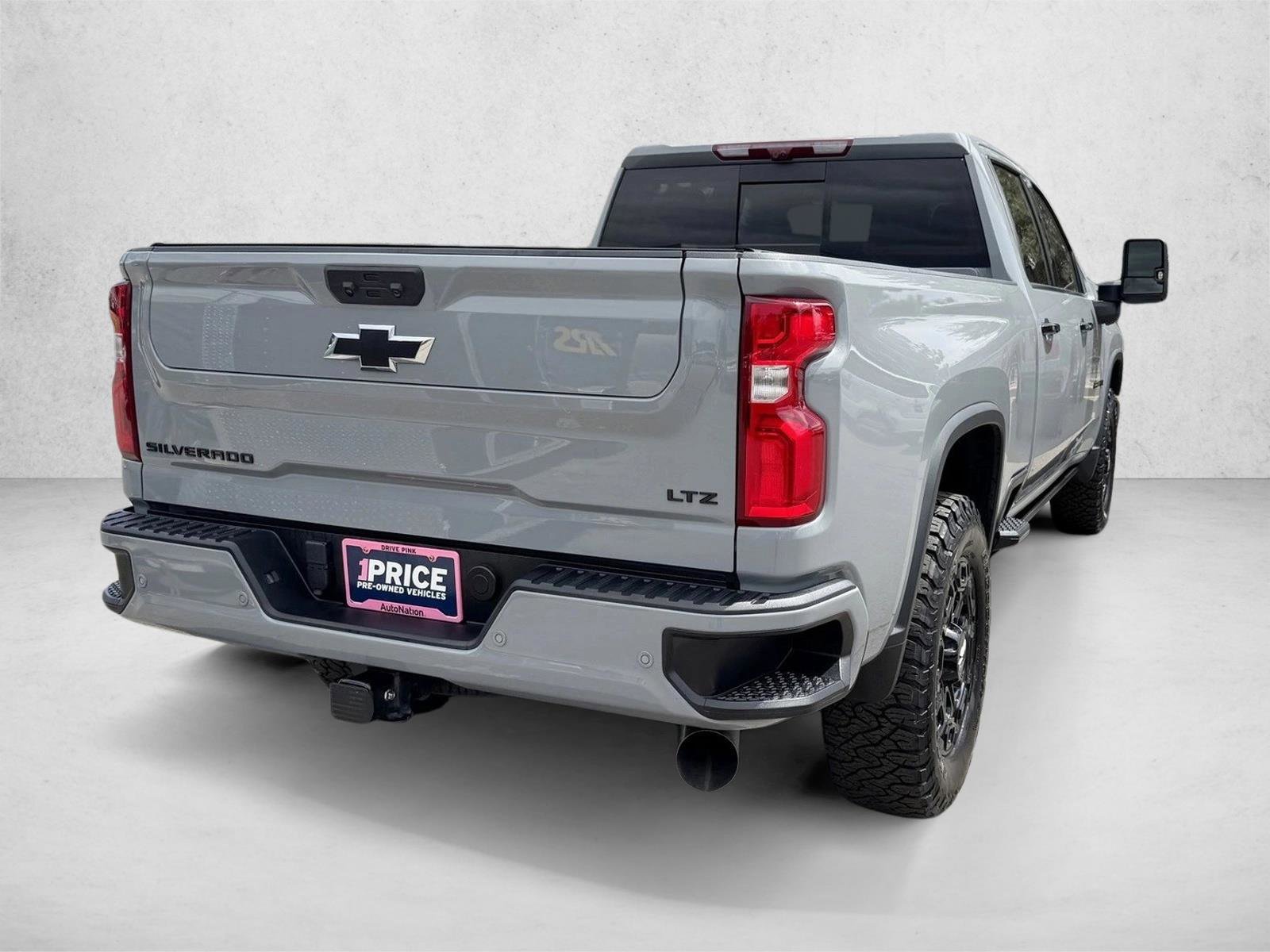 Used 2024 Chevrolet Silverado 2500 LTZ w/ LTZ Plus Package AWD/4WD image 4