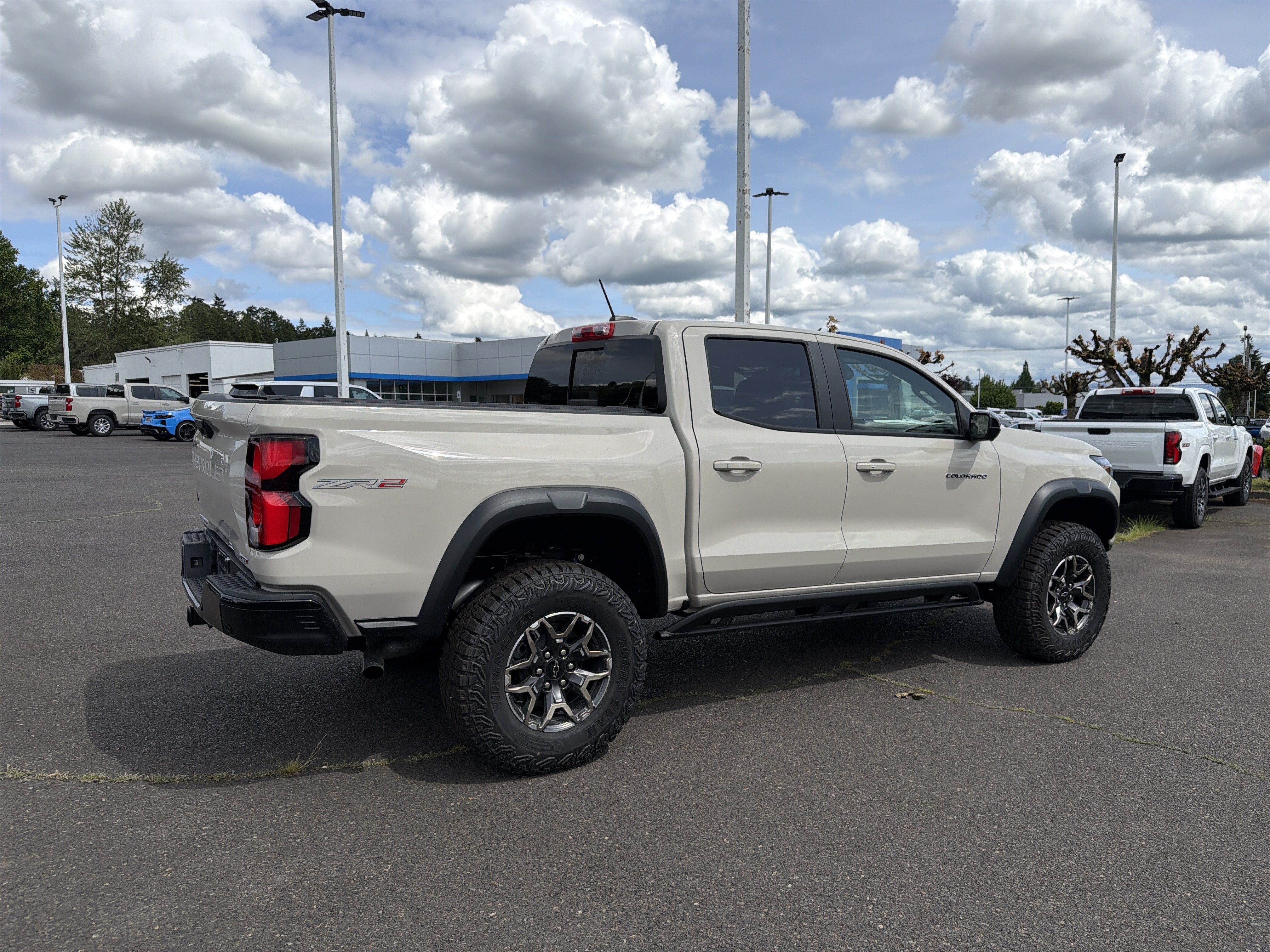New 2026 Chevrolet Colorado ZR2 w/ Off-Road Front Bumper Package AWD/4WD image 5