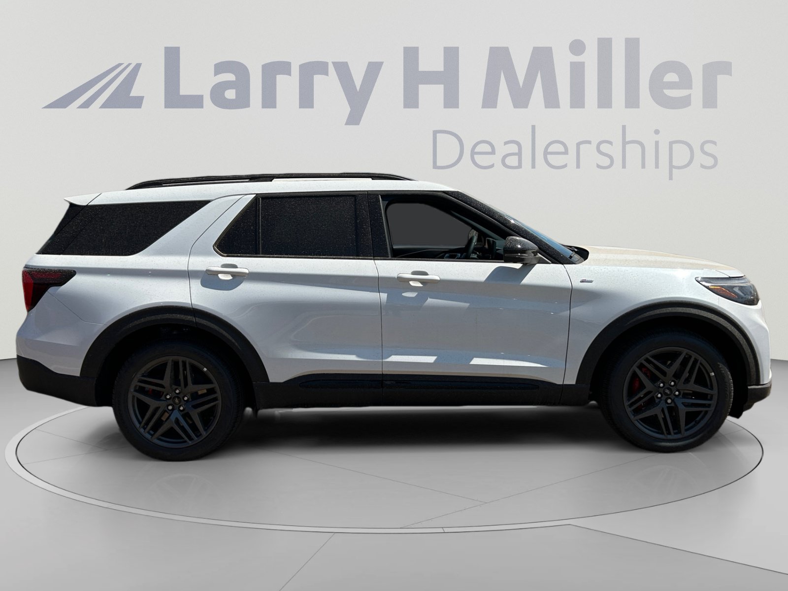 New 2026 Ford Explorer ST-Line w/ ST-Line Street Pack AWD/4WD image 6
